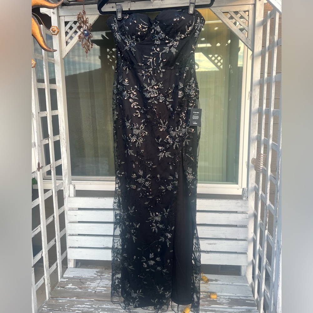 Lulu's Black Strapless Floral Lace Gown with Thigh Slit - Picture 7 of 7